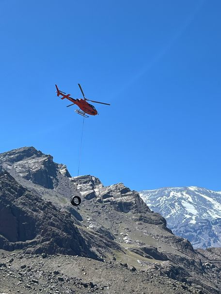 H125 transporting materials in the Andes 