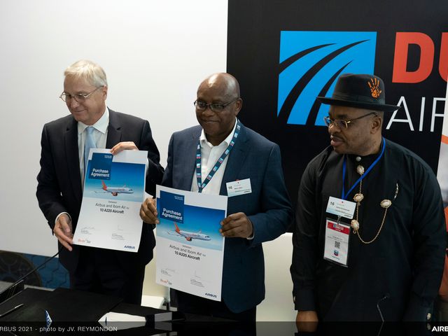 Dubai Airshow Day 3 - Airbus and Ibom Air signature for 10 A220 Dubai Airshow Day 3 - Airbus and Ibom Air signature for 10 A220