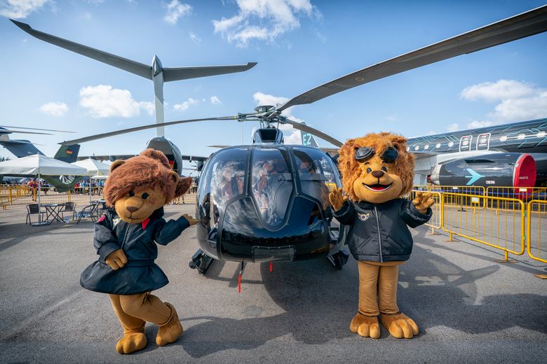 Leo and Leonette visits Airbus - Singapore Airshow 2024 Leo and Leonette visits Airbus - Singapore Airshow 2024