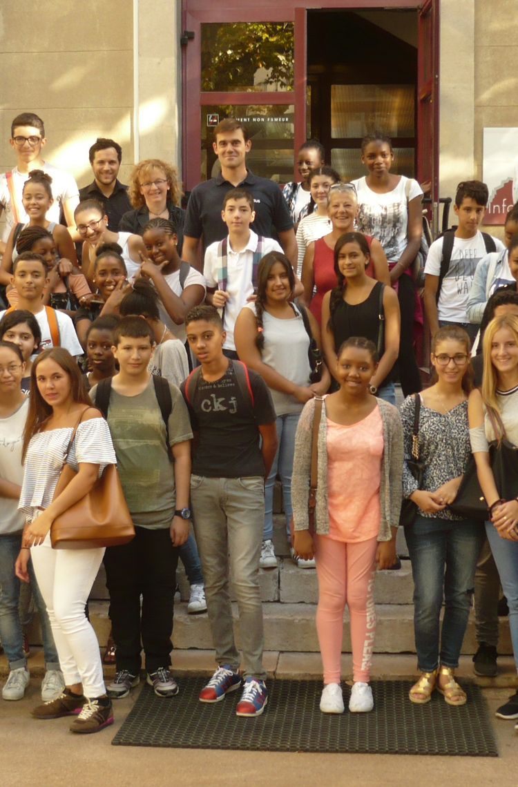 Airbus Helicopters volunteers inspire future generation at Institut Louis Germain summer school Airbus Helicopters volunteers inspire future generation at Institut Louis Germain summer school
