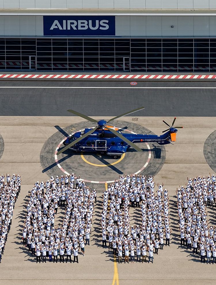 H215 1,000th Super Puma helicopter H215 1,000th Super Puma helicopter