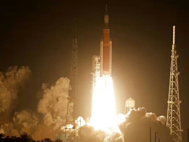 Artemis I launch - © Reuters Artemis I launch - © Reuters