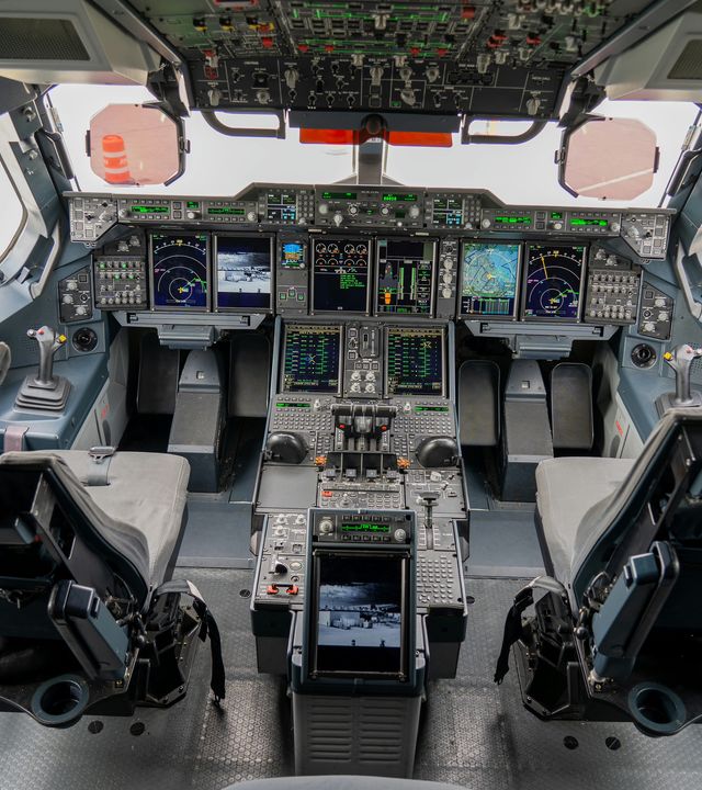 Dubai Airshow 2023 Day 4 - A400M Royal Air Force cockpit Dubai Airshow 2023 Day 4 - A400M Royal Air Force cockpit