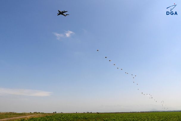 Airbus Paratrooping Test. Copyright DGA
