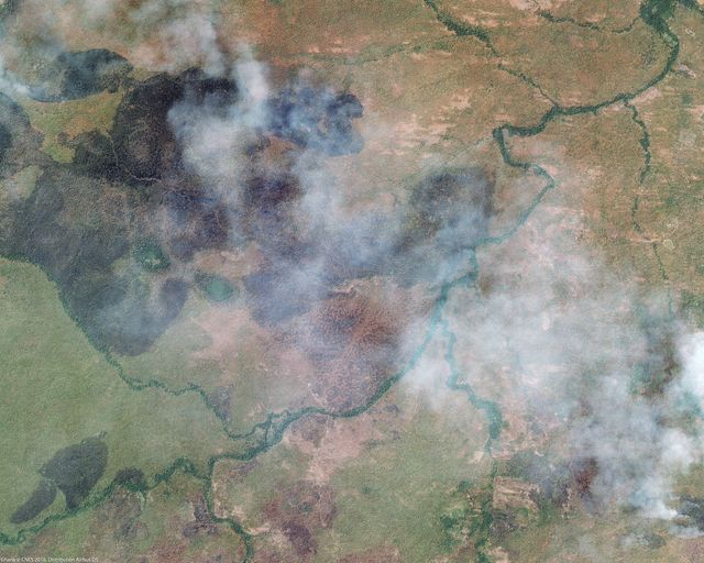 Pléiades Satellite Image - Fires burning in Ghana Pléiades Satellite Image - Fires burning in Ghana