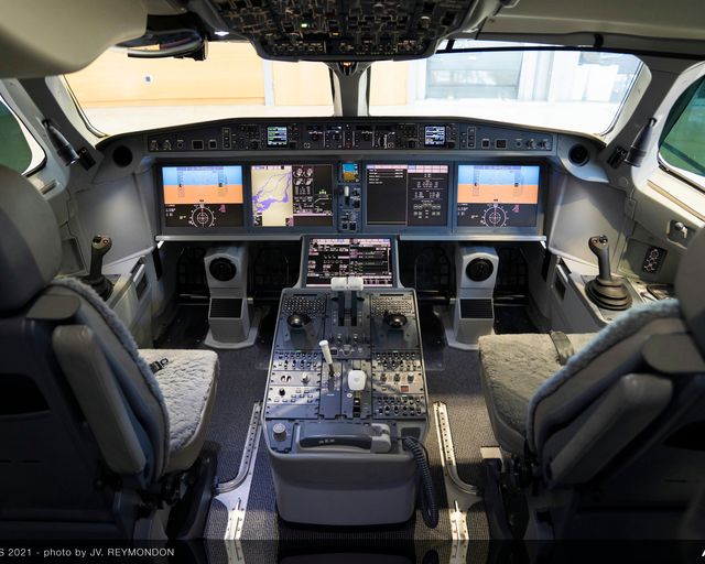 A220 Mock-Up Centre - Cockpit view A220 Mock-Up Centre - Cockpit view