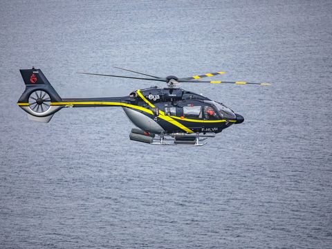 Oya Vendée Hélicoptères’ H145 in flight off the west coast of France Oya Vendée Hélicoptères’ H145 in flight off the west coast of France