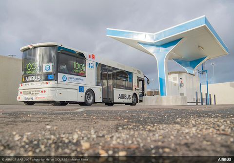 Hydrogen Station at Toulouse-Blagnac Airport refuelling an Airbus bus