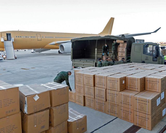 COVID-19 supply flight – Unloading A330 MRTT in Gefafe COVID-19 supply flight – Unloading A330 MRTT in Gefafe