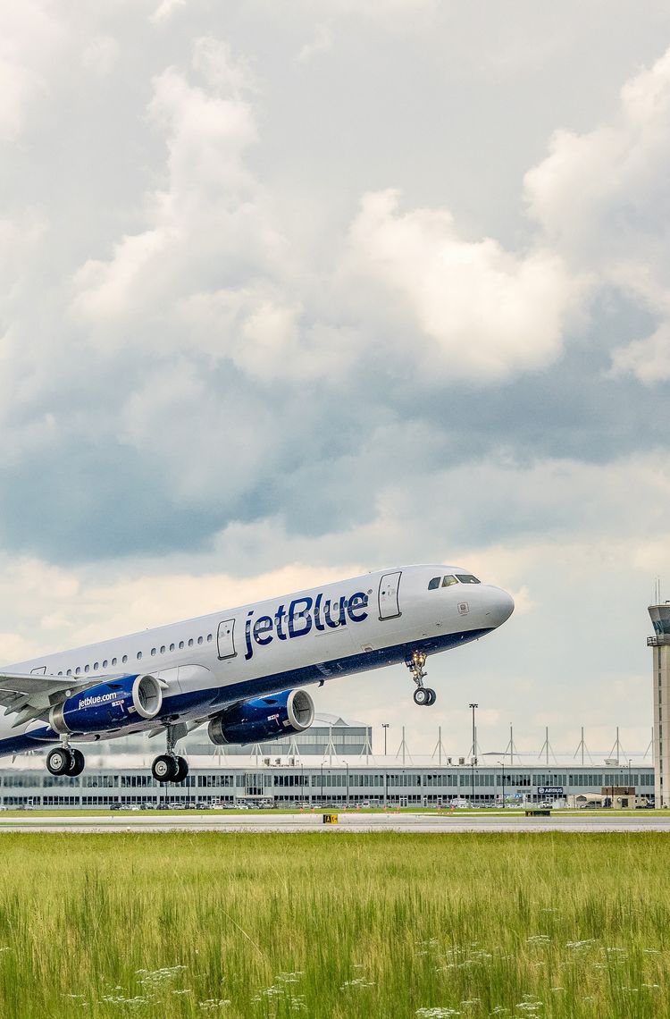 JetBlue A321, a sustainable jet fuel blend aircraft JetBlue A321, a sustainable jet fuel blend aircraft