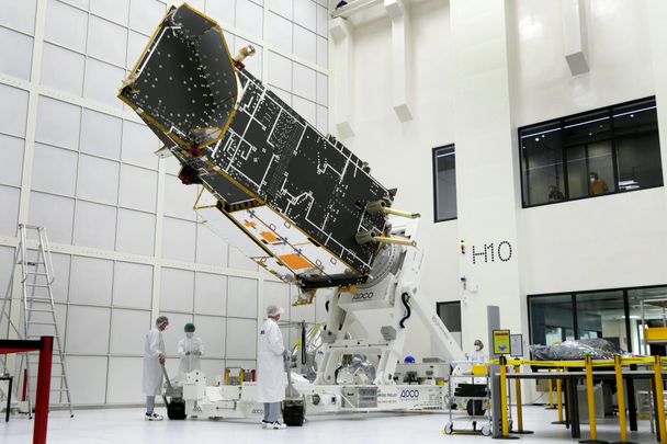 MetopSG-B structure arrives at Friedrichshafen