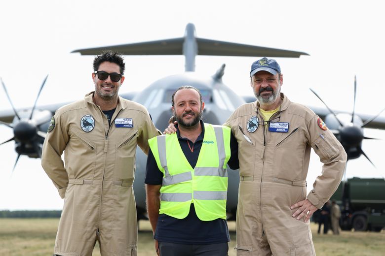 Members of the flight test engineering team, from left to right: Javier Para, José Luis Jaraiz and César González Members of the flight test engineering team, from left to right: Javier Para, José Luis Jaraiz and César González