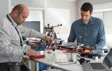 672b1e213dbc3989374bccd804e83f1c_carousel-2-protospace-gadgets 672b1e213dbc3989374bccd804e83f1c_carousel-2-protospace-gadgets