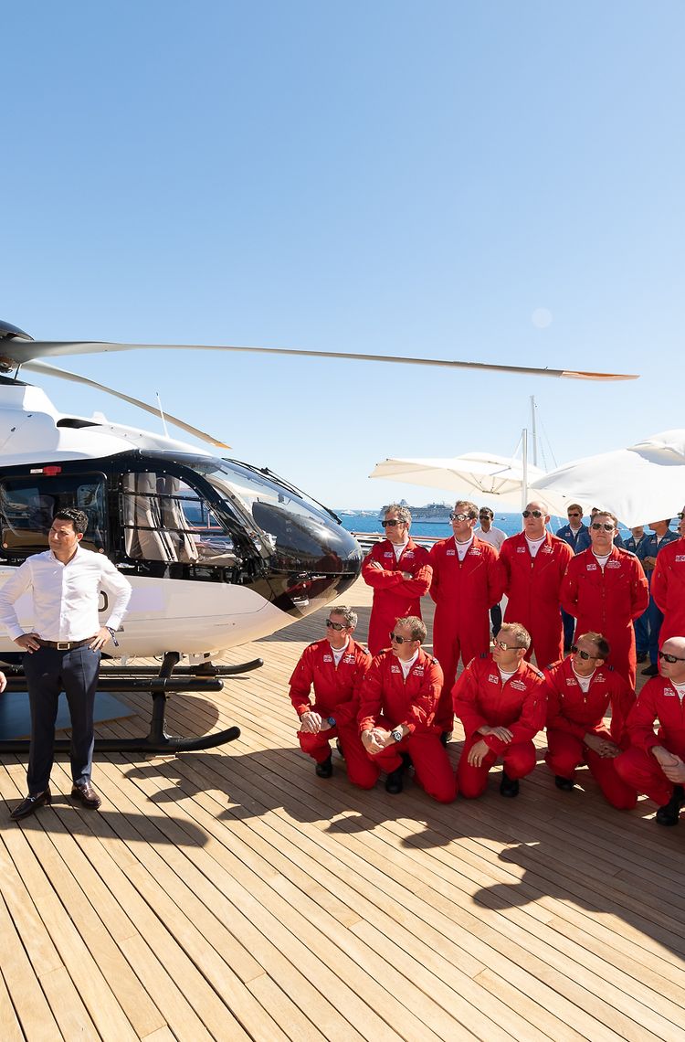 Red Arrows Support Handover to UK’s HeliGroup of First ACH135 Helionix for VIP Charter Red Arrows Support Handover to UK’s HeliGroup of First ACH135 Helionix for VIP Charter