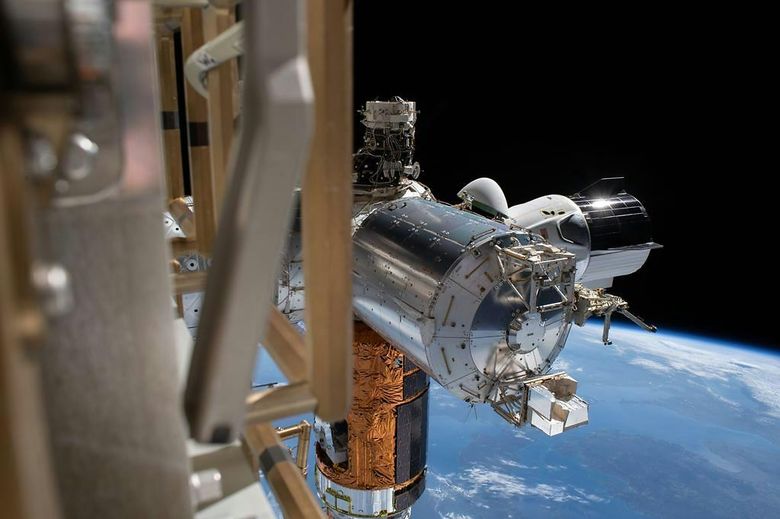 202010_Bartolomeo_BTL_View_from_Truss_(c)NASA 202010_Bartolomeo_BTL_View_from_Truss_(c)NASA