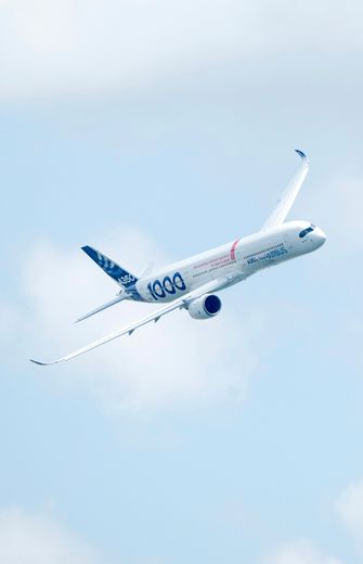 A350-1000 flying display at Singapore Airshow A350-1000 flying display at Singapore Airshow