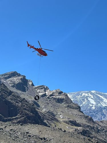 H125 transporting materials in the Andes H125 transporting materials in the Andes