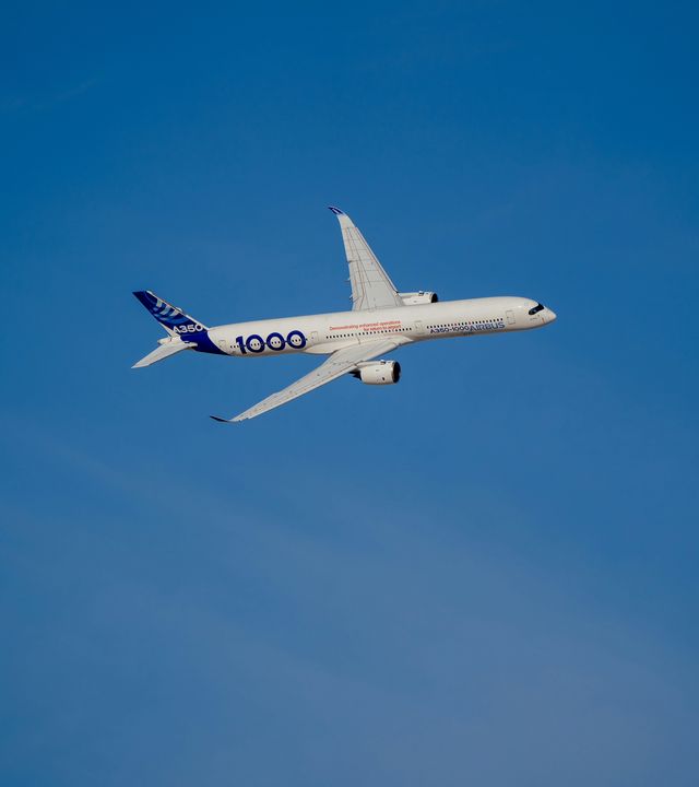 Dubai Airshow 2023 - A350-1000 Airbus flying display Dubai Airshow 2023 - A350-1000 Airbus flying display