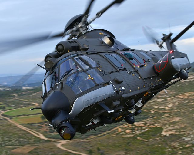 H225M em voo de treinamento H225M em voo de treinamento