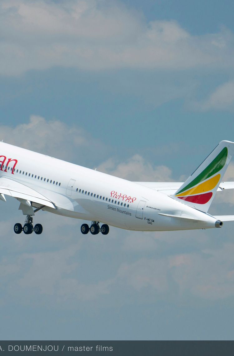 First Flight of the A350-900 Ethiopian Airlines MSN040 - take off First Flight of the A350-900 Ethiopian Airlines MSN040 - take off
