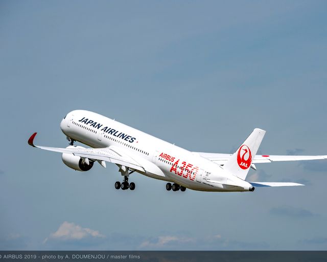 A350-900 Japan Airlines MSN321 - take off A350-900 Japan Airlines MSN321 - take off