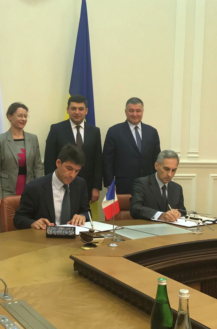 Ukraine Signing Helicopters Ukraine Signing Helicopters