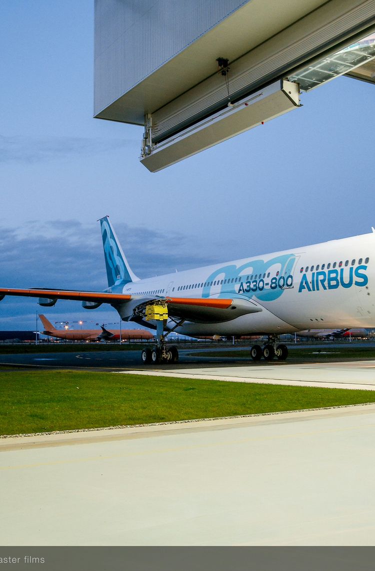 A330-800 Airbus MSN1888 roll out of painthall A330-800 Airbus MSN1888 roll out of painthall
