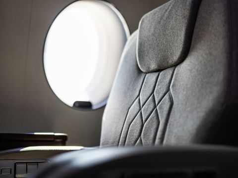 ACJ TwoTwenty seat close up © Adrien Daste ACJ TwoTwenty main lounge