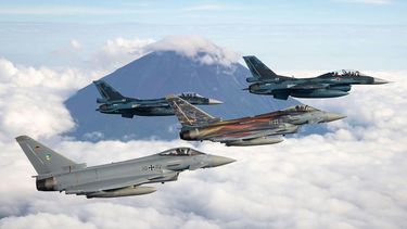 Eurofighter Germany - Mount Fuji | ©️ Bundeswehr - Christian Timmig Eurofighter Germany - Mount Fuji | ©️ Bundeswehr - Christian Timmig