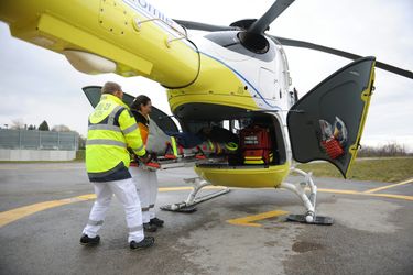 The SAMU transferring a patient with an H135 The SAMU transferring a patient with an H135