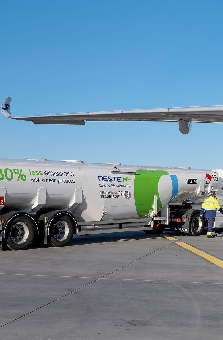 Neste Tanker SAF Sustainable Aviation Fuel Jet A1 Neste Tanker SAF Sustainable Aviation Fuel Jet A1