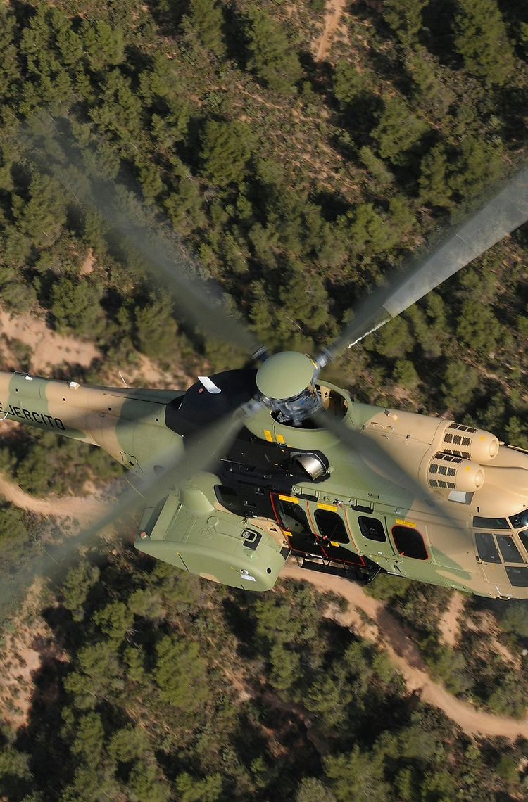 Airbus Helicopters and IAR sign an exclusive agreement for the H215M in Romania Airbus Helicopters and IAR sign an exclusive agreement for the H215M in Romania