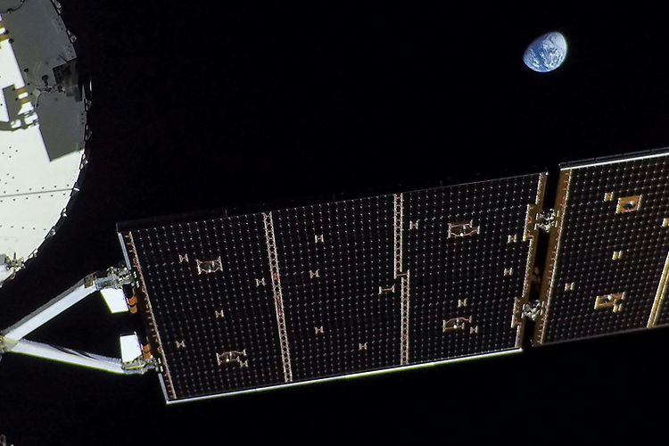 Orion Solar Earth Moon © NASA Orion Solar Earth Moon © NASA