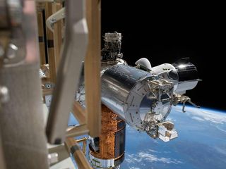 202010_Bartolomeo_BTL_View_from_Truss_(c)NASA 202010_Bartolomeo_BTL_View_from_Truss_(c)NASA