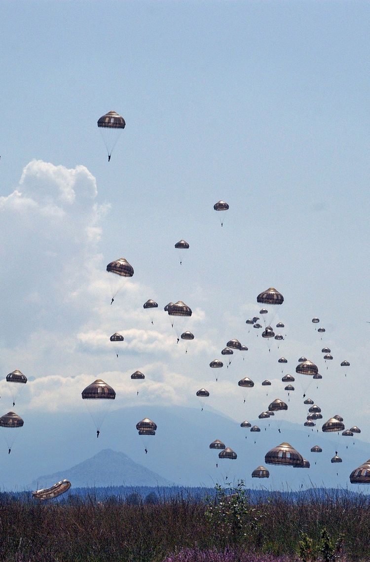 Airbus A400M completes full Paratrooper Simultaneous Dispatch certification Airbus A400M completes full Paratrooper Simultaneous Dispatch certification