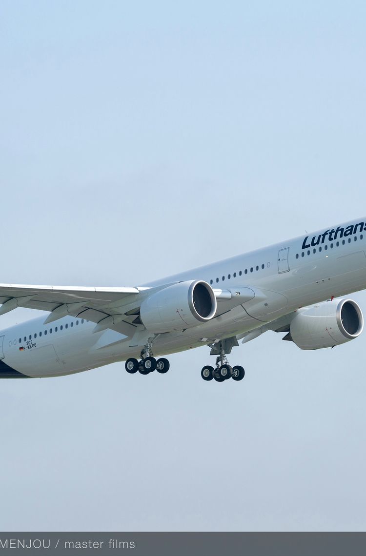 A350-900 Lufthansa MSN202 taking off A350-900 Lufthansa MSN202 taking off