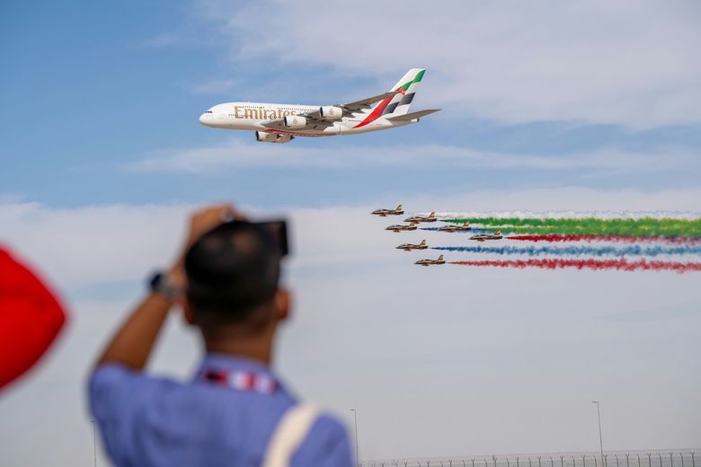 Dubai Airshow 2023 Day 1 - A380 UAE Emirates and Al Fursan flying display