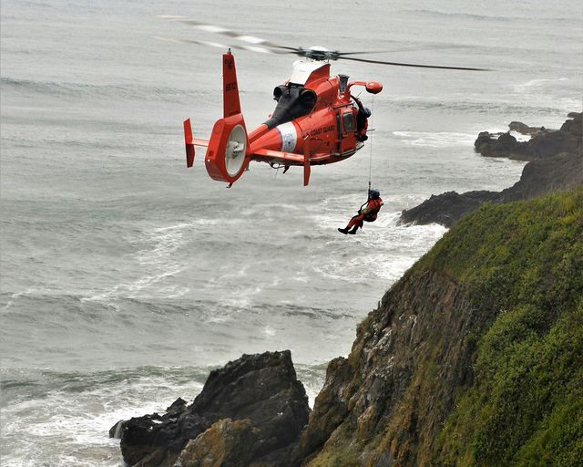 USCG Air station in action SAR200529-g-ye015-2006-1_original USCG Air station in action SAR200529-g-ye015-2006-1_original