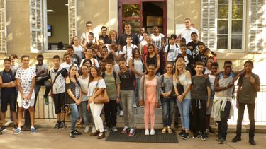 Airbus Helicopters volunteers inspire future generation at Institut Louis Germain summer school Airbus Helicopters volunteers inspire future generation at Institut Louis Germain summer school