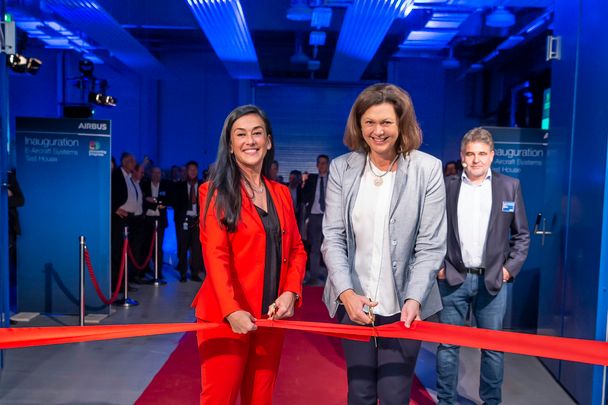 Grazia Vittadini and Ilse Aigner at the inauguration ceremony