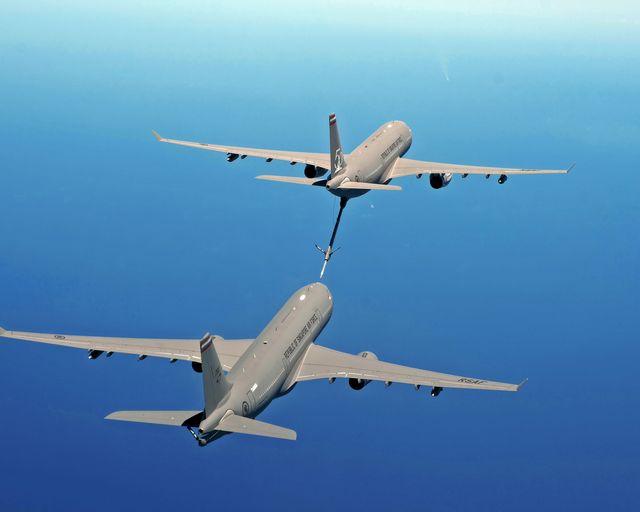 A330 MRTT Singapore Air Force refuels a RSAF MRTT A330 MRTT Singapore Air Force refuels a RSAF MRTT