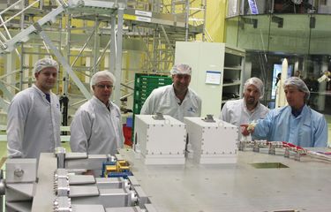 Bartolomeo Team in the clean room of Airbus in Bremen Bartolomeo Team in the clean room of Airbus in Bremen