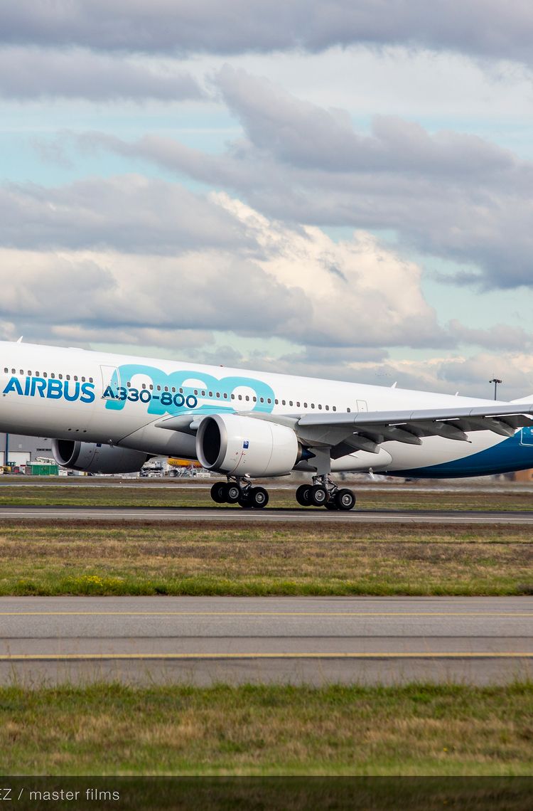 Airbus A330-800 landing after its first flight Airbus A330-800 landing after its first flight