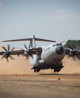 A400M demonstrates sand runway capability A400M demonstrates sand runway capability