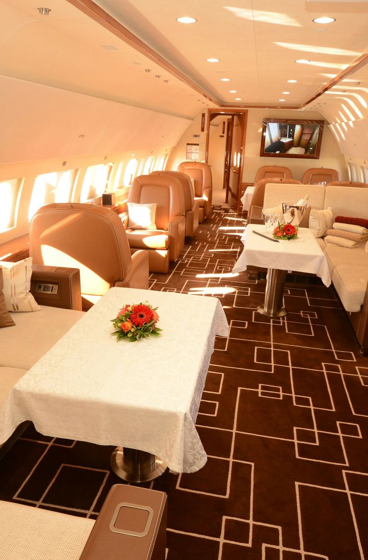 MJet – ACJ319 lounge MJet – ACJ319 lounge