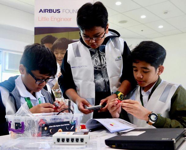 Airbus Little Engineer students in Manila