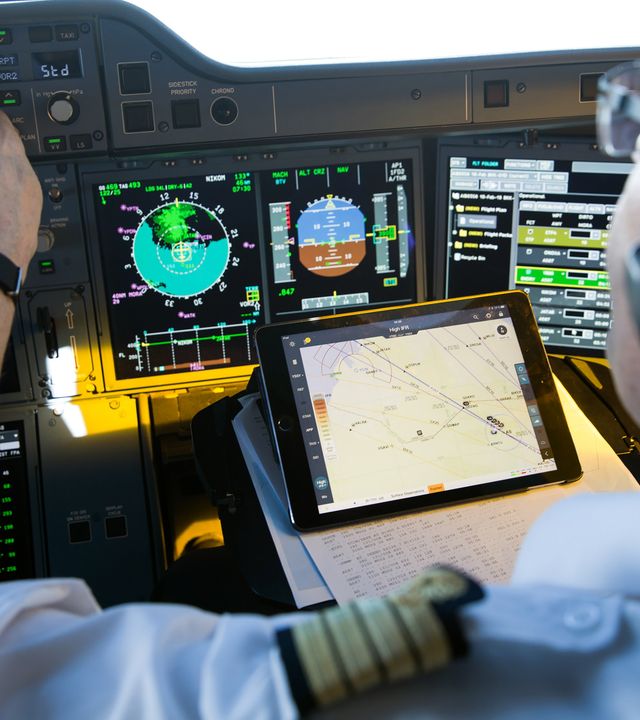 Ambiance in the A350-1000 cockpit - Demonstration Tour Ambiance in the A350-1000 cockpit - Demonstration Tour