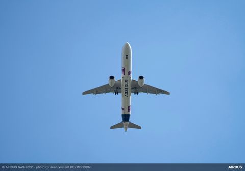 A321XLR take off 