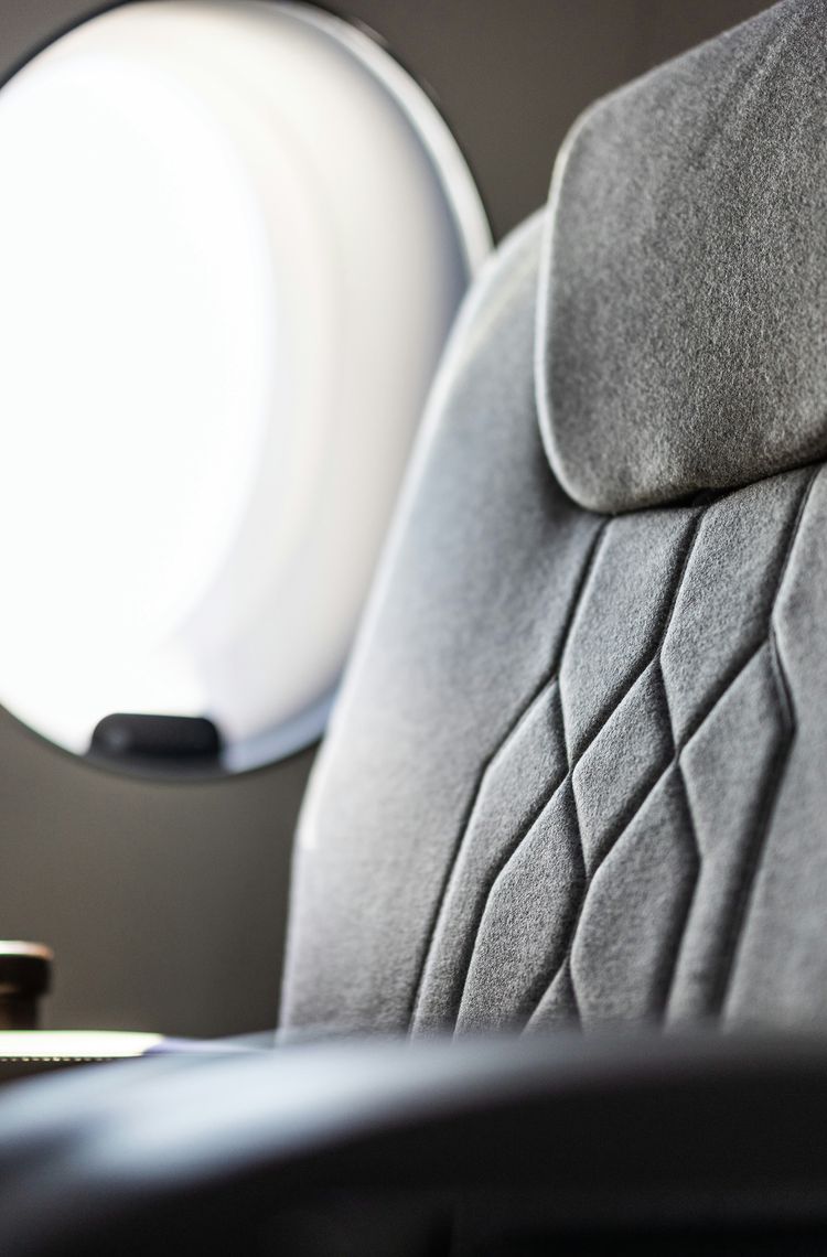 ACJ TwoTwenty seat close up © Adrien Daste ACJ TwoTwenty main lounge