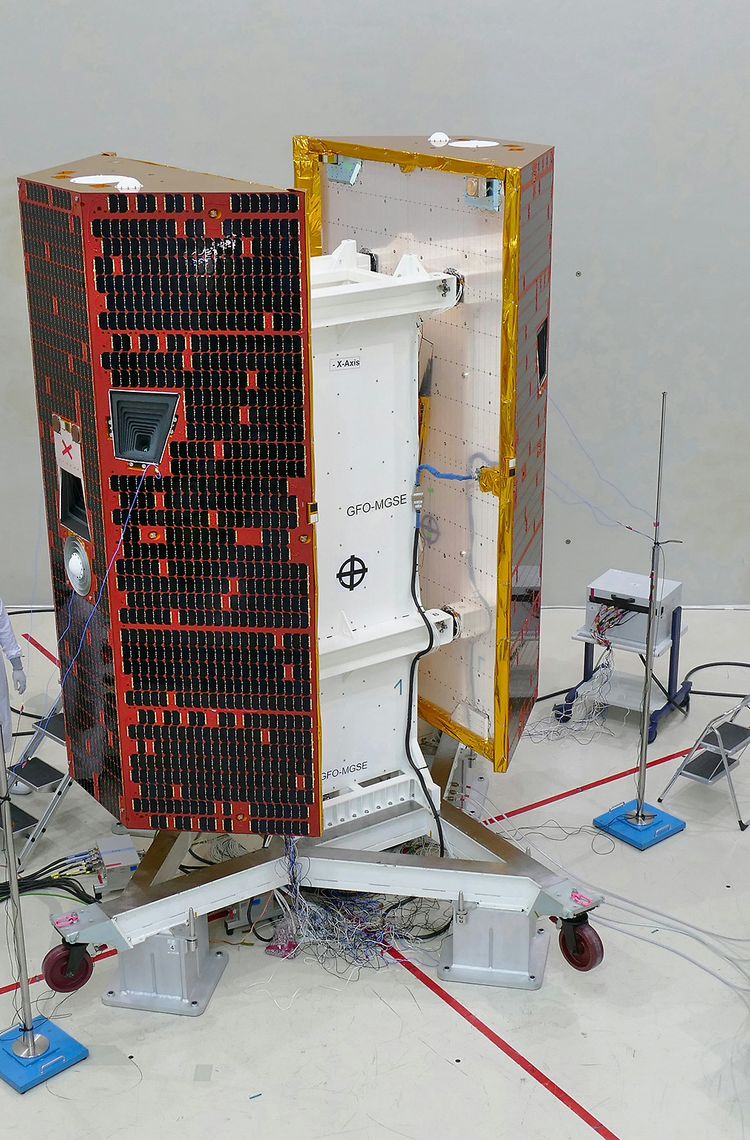 Grace-Fo satellites prepared for Acoustic Noise Test Grace-Fo satellites prepared for Acoustic Noise Test